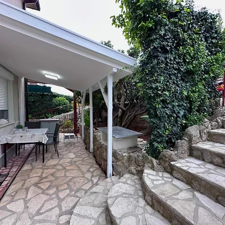 Guest house Goldie In The Center Of Krk *