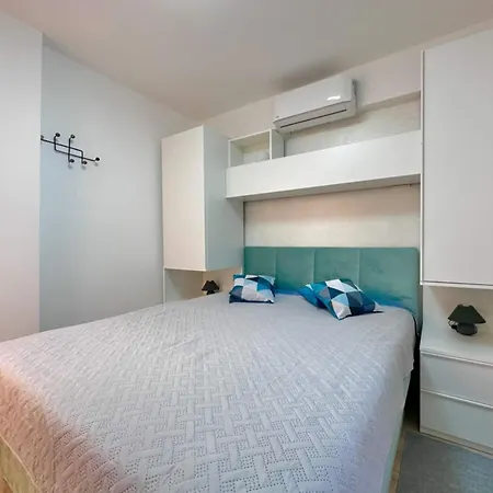 Goldie In The Center Of Krk