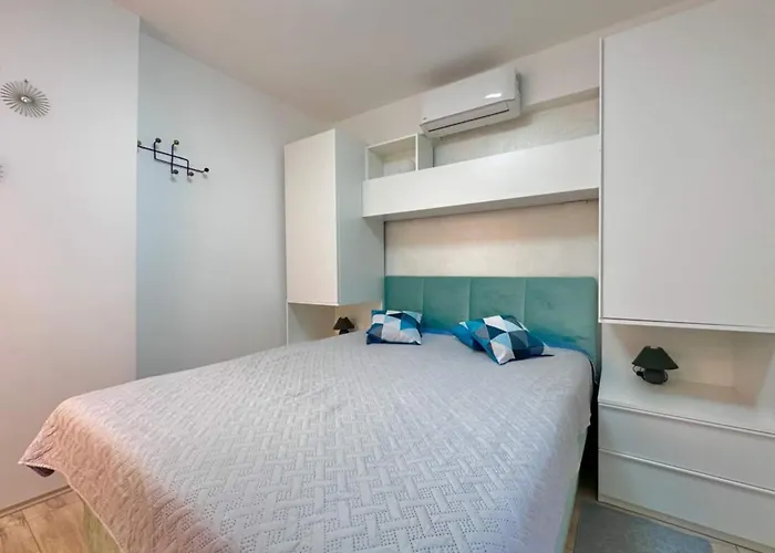 Goldie In The Center Of Krk